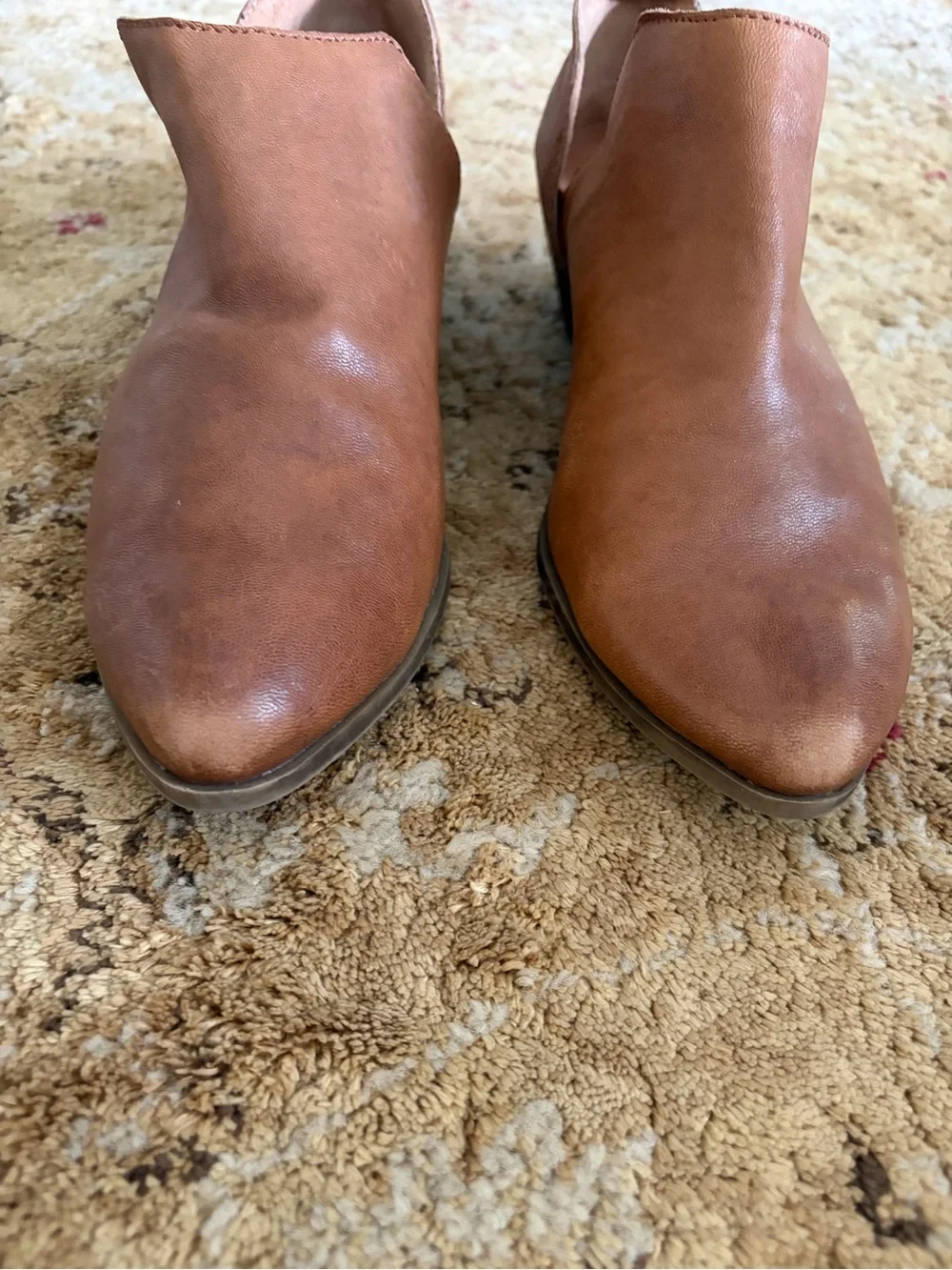 EUC Frye Rowan ankle boots cognac Leather Pointed Toe Cutout Flats